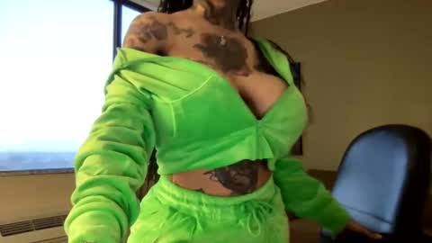 CreamyExotica online show from December 28, 1:17 pm