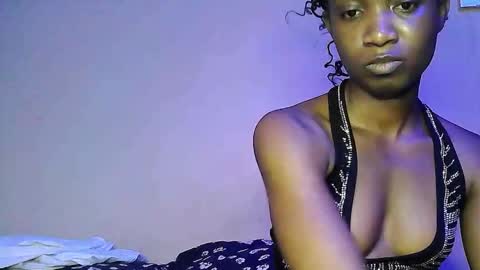 creamyxsugar online show from December 3, 7:49 am