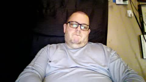 Snapshot of creeeping_death chatting on December 4, 9:24 pm The hopeless romantic online show from December 4, 9:24 pm