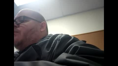 Snapshot of creeeping_death chatting on January 29, 3:33 am The hopeless romantic online show from January 29, 3:33 am