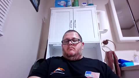 Snapshot of creeeping_death chatting on October 13, 6:35 am The hopeless romantic online show from October 13, 6:35 am