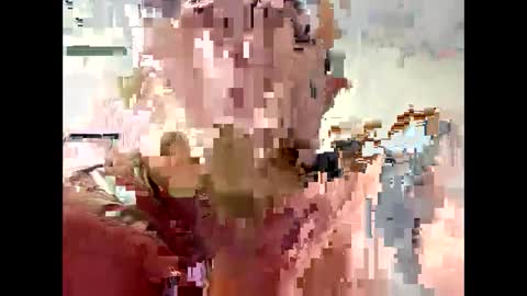 Snapshot of creeeping_death chatting on November 19, 4:23 am The hopeless romantic online show from November 19, 4:23 am