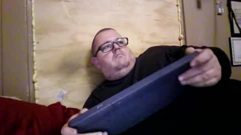 Snapshot of creeeping_death chatting on December 19, 8:32 am The hopeless romantic online show from December 19, 8:32 am