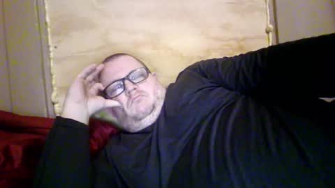 Snapshot of creeeping_death chatting on December 19, 8:38 pm The hopeless romantic online show from December 19, 8:38 pm