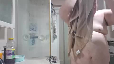 Snapshot of creeeping_death chatting on December 20, 8:43 am The hopeless romantic online show from December 20, 8:43 am