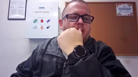 Snapshot of creeeping_death chatting on December 21, 4:41 am The hopeless romantic online show from December 21, 4:41 am