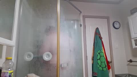 Snapshot of creeeping_death chatting on December 23, 7:50 am The hopeless romantic online show from December 23, 7:50 am