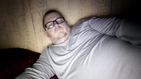 Snapshot of creeeping_death chatting on January 15, 11:26 am The hopeless romantic online show from January 15, 11:26 am