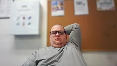 Snapshot of creeeping_death chatting on February 8, 1:31 am The hopeless romantic online show from February 8, 1:31 am