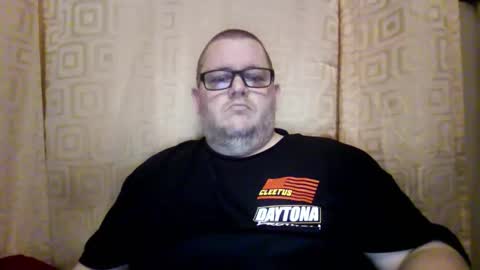 Snapshot of creeeping_death chatting on February 17, 4:31 am The hopeless romantic online show from February 17, 4:31 am