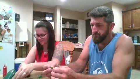 Creeksidecouple online show from September 29, 3:44 am