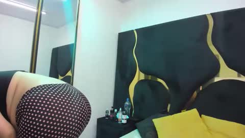 Snapshot of criistaal__ chatting on March 7, 4:20 am Criistaal online show from March 7, 4:20 am