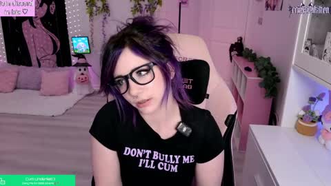 Snapshot of crimsonkitten chatting on April 30, 12:39 am Crimson Kitten online show from April 30, 12:39 am