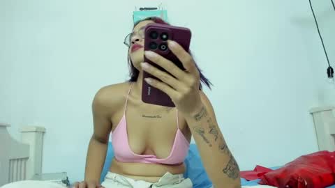 cris_dulce online show from April 20, 7:59 pm