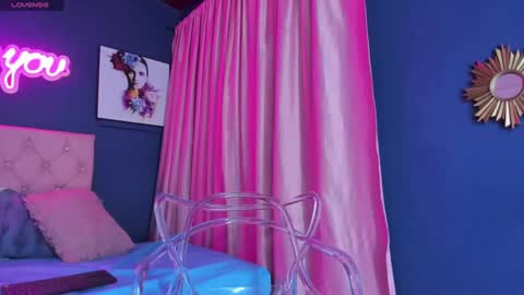 Cris Evanz online show from September 14, 1:10 pm