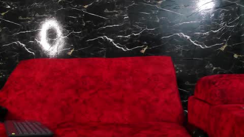 crislingery_doll online show from March 8, 4:06 pm