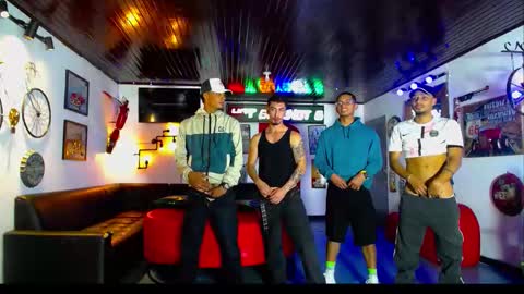 crismens online show from December 1, 8:14 pm