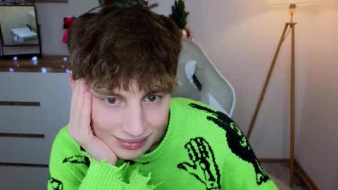 Snapshot of crisp1n chatting on January 16, 6:17 am Chris online show from January 16, 6:17 am