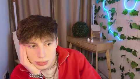 Snapshot of crisp1n chatting on January 18, 6:28 am Chris online show from January 18, 6:28 am