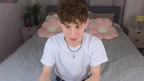 Snapshot of crisp1n chatting on February 9, 2:04 am Chris online show from February 9, 2:04 am