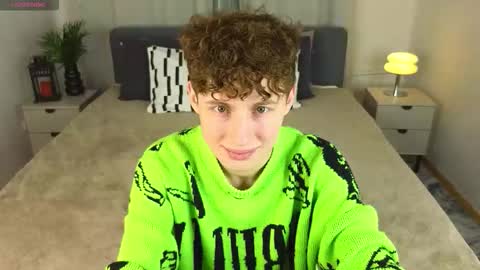 Snapshot of crisp1n chatting on February 15, 3:53 pm Chris online show from February 15, 3:53 pm