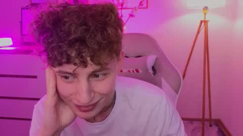 Snapshot of crisp1n chatting on February 22, 6:24 am Chris online show from February 22, 6:24 am