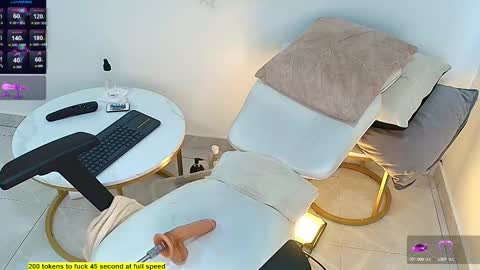Snapshot of criss_evanss1 chatting on September 24, 9:18 pm Criss Evans online show from September 24, 9:18 pm