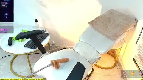 Snapshot of criss_evanss1 chatting on October 3, 8:28 pm Criss Evans online show from October 3, 8:28 pm