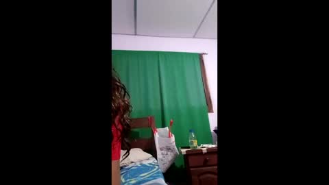 Snapshot of criss_reyna chatting on February 26, 5:06 am criss_reyna online show from February 26, 5:06 am