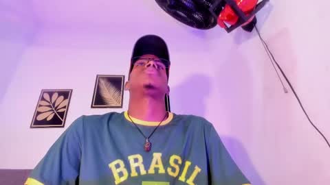 Snapshot of criss_zuri chatting on April 24, 11:56 am criss_zuri online show from April 24, 11:56 am