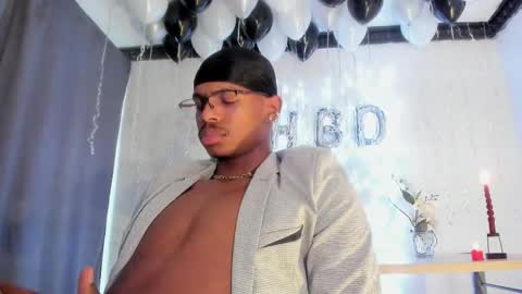 Snapshot of criss_zuri chatting on April 25, 2:25 pm criss_zuri online show from April 25, 2:25 pm