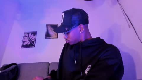 Snapshot of criss_zuri chatting on April 27, 12:03 pm criss_zuri online show from April 27, 12:03 pm