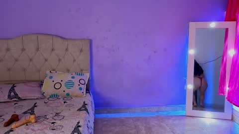 Snapshot of crisstal_7 chatting on May 20, 8:04 pm cristal online show from May 20, 8:04 pm