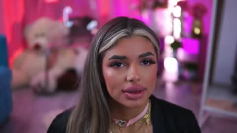 Crissy online show from April 25, 9:56 am