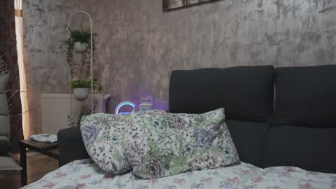Snapshot of crissy_love chatting on December 2, 10:07 am crissy_love online show from December 2, 10:07 am