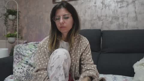 Snapshot of crissy_love chatting on December 9, 8:55 am crissy_love online show from December 9, 8:55 am