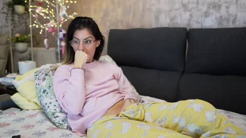 Snapshot of crissy_love chatting on January 20, 7:35 pm crissy_love online show from January 20, 7:35 pm