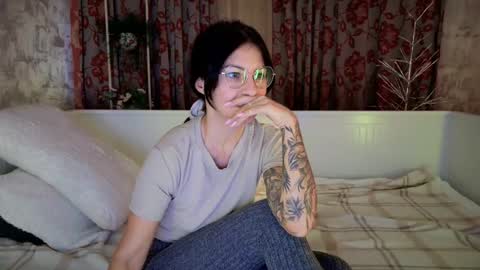 Snapshot of crissy_love chatting on September 17, 9:38 pm crissy_love online show from September 17, 9:38 pm