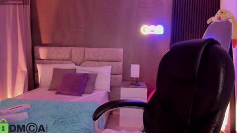 Snapshot of cristal__adams chatting on January 19, 12:09 pm cristal__adams online show from January 19, 12:09 pm