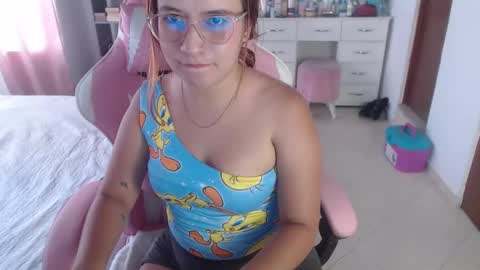 Snapshot of cristal_brown19 chatting on September 23, 7:39 pm andrea online show from September 23, 7:39 pm