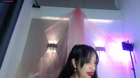 Cristal yours Milf online show from November 10, 8:08 pm