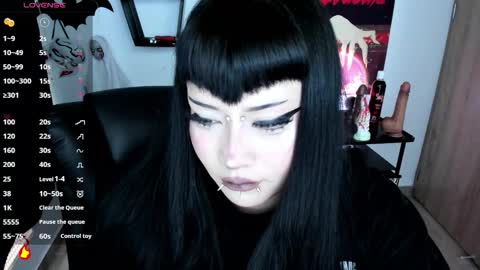 Snapshot of cristal_kosh chatting on March 27, 9:14 pm Cris online show from March 27, 9:14 pm
