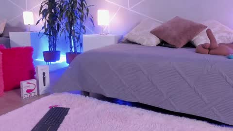 Snapshot of cristal_princess_ chatting on January 24, 5:10 am Cristal online show from January 24, 5:10 am