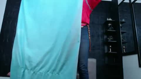 Snapshot of cristal_smith06 chatting on December 7, 6:21 am Hanna online show from December 7, 6:21 am