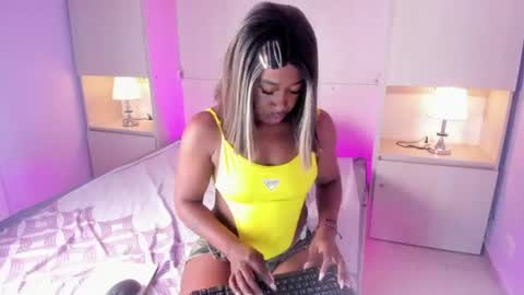 Snapshot of cristalbennet chatting on June 11, 7:56 pm cristalbennet online show from June 11, 7:56 pm