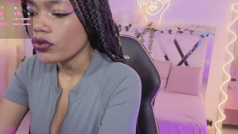 Snapshot of cristalbroke_tay chatting on July 15, 7:19 pm Crystalbroke online show from July 15, 7:19 pm