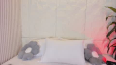 Snapshot of cristalcollinss chatting on July 2, 11:27 am Cristal online show from July 2, 11:27 am