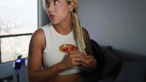 Laura online show from March 28, 1:54 pm