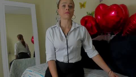 cristal walker online show from March 3, 11:11 am