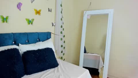 cristal walker online show from October 10, 11:53 am